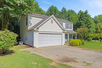 104 Chilmark Dr, Holly Springs, NC 27540