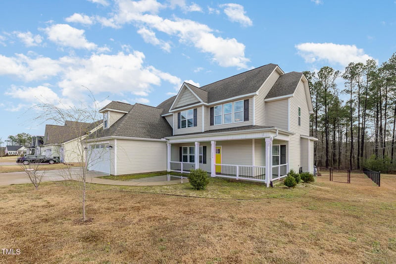104 Coats Ridge Dr, Benson, NC 27504