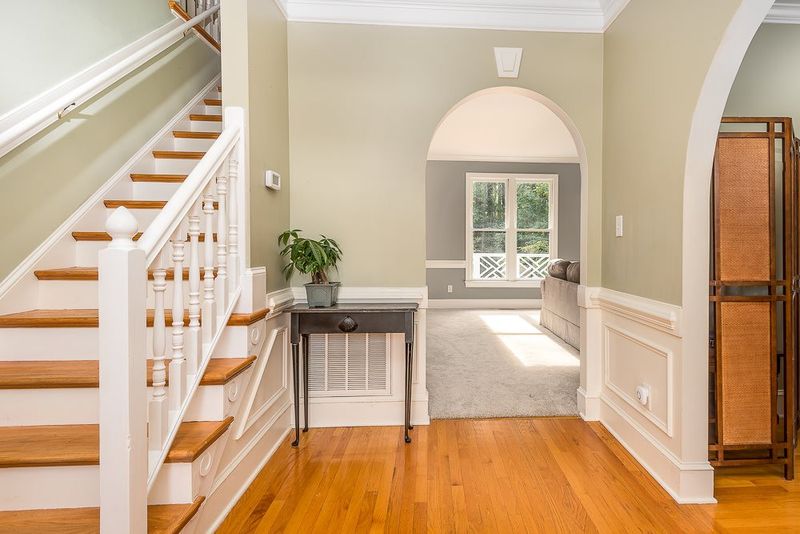 104 Comrie Pl, Cary, NC 27518