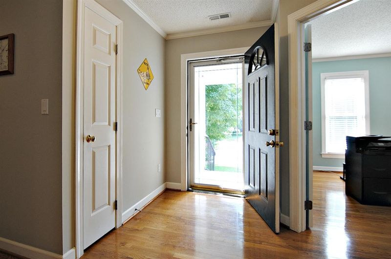 104 Connors Cir, Cary, NC 27511