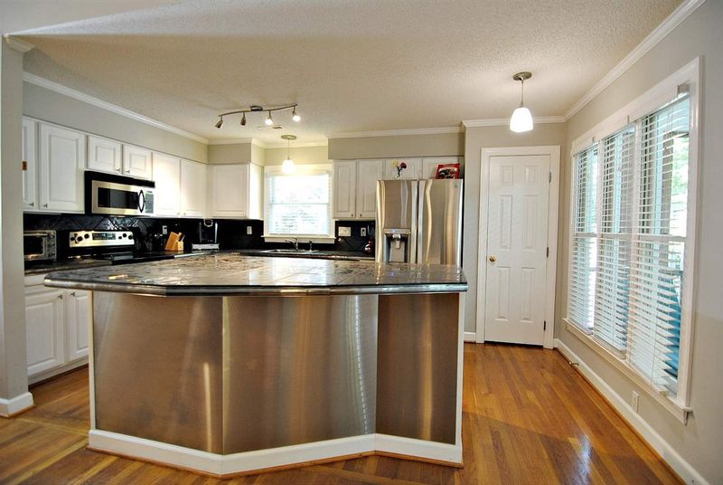 104 Connors Cir, Cary, NC 27511