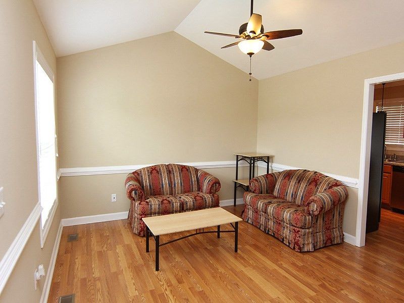 104 Cottage Ct, Youngsville, NC 27596