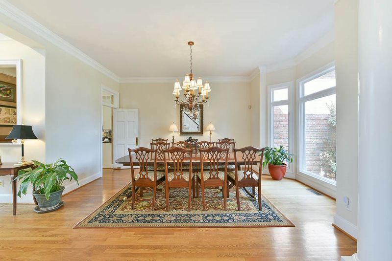 104 Crowther Ct, Chapel Hill, NC 27514