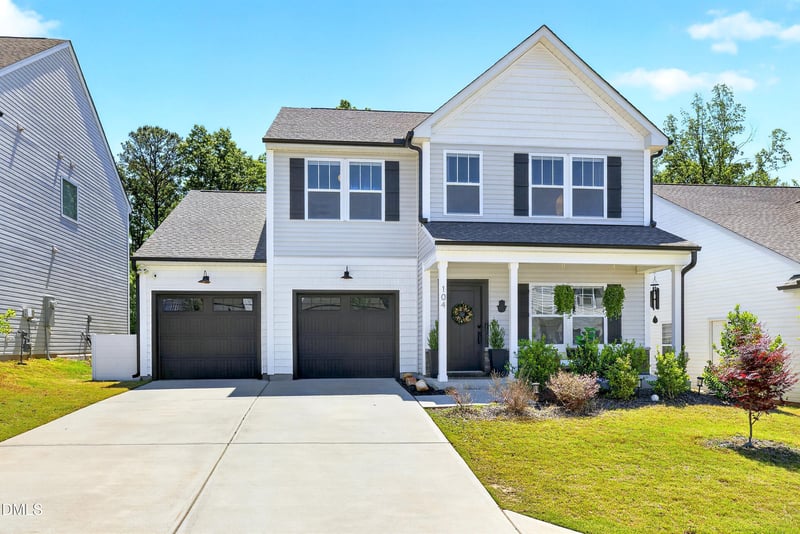 104 Curling Creek Dr, Clayton, NC 27527