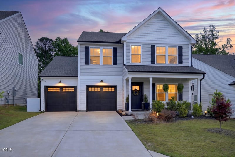 104 Curling Creek Dr, Clayton, NC 27527