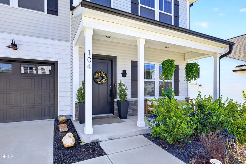 104 Curling Creek Dr, Clayton, NC 27527