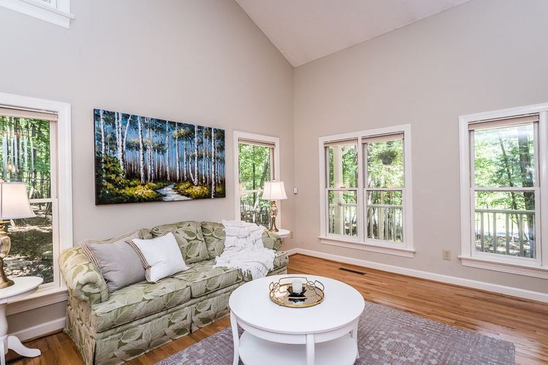 104 Deerfield Trl, Chapel Hill, NC 27516