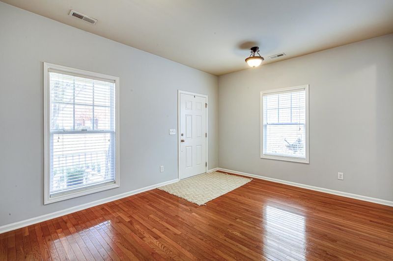 104 Dinsorette Ln, Apex, NC 27539