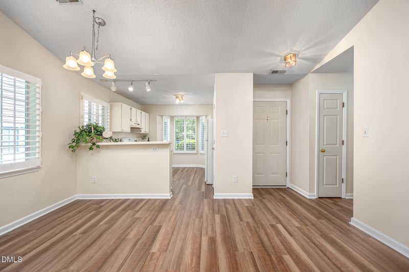 104 Duchess Ln, Chapel Hill, NC 27517