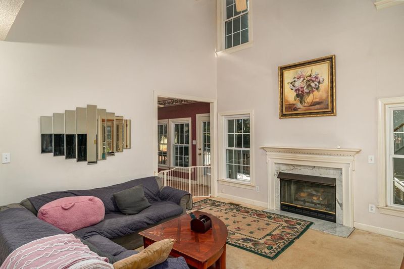 104 Duxbury Dr, Cary, NC 27513
