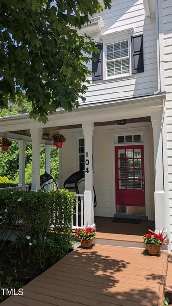 104 Edgewater Cir, Chapel Hill, NC 27516