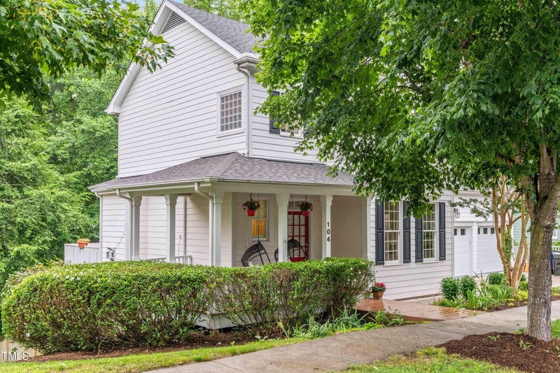 104 Edgewater Cir, Chapel Hill, NC 27516