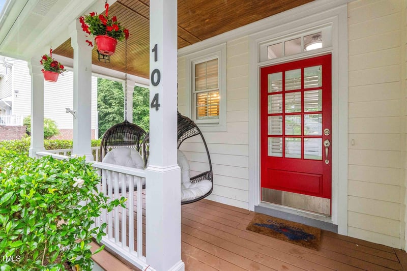 104 Edgewater Cir, Chapel Hill, NC 27516