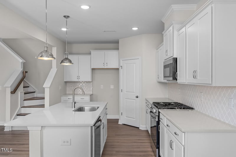 104 Fairwinds Dr, Lillington, NC 27546