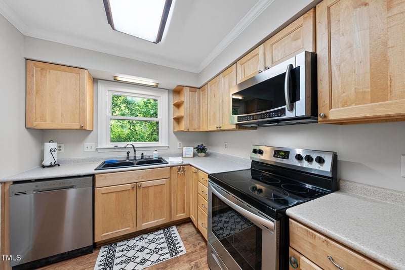 104 Farnham Ct, Garner, NC 27529