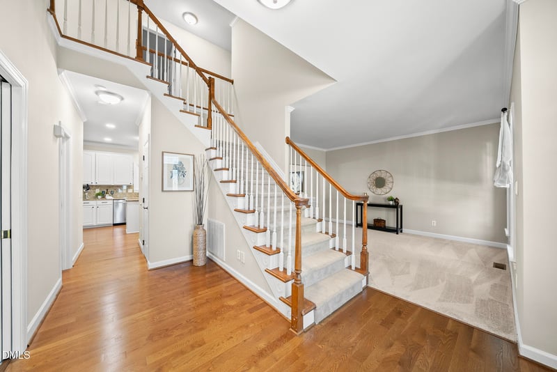 104 Fentress Ct, Cary, NC 27519