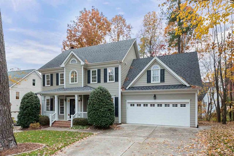 104 Ferncroft Ct, Cary, NC 27519