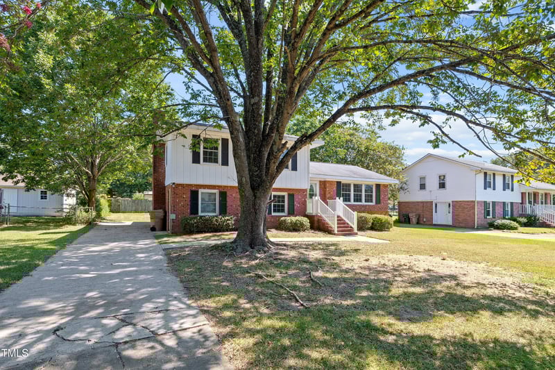 104 Flamingo Dr, Clayton, NC 27520