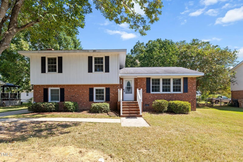 104 Flamingo Dr, Clayton, NC 27520
