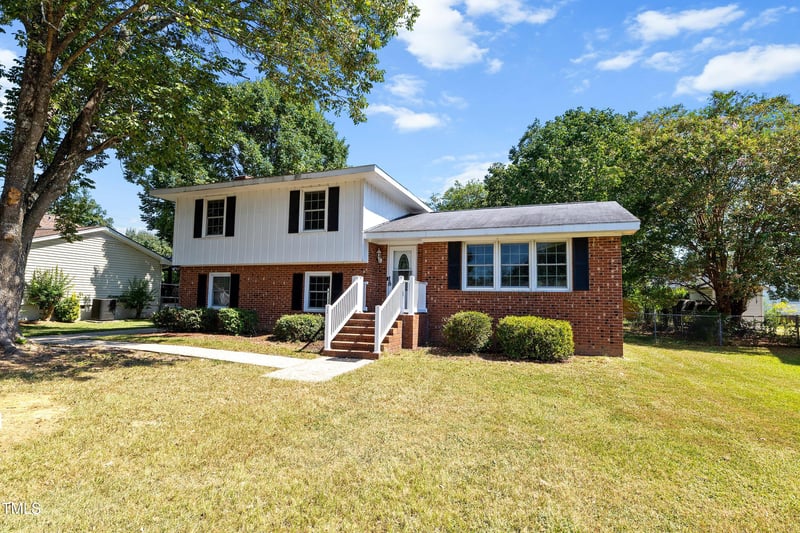 104 Flamingo Dr, Clayton, NC 27520