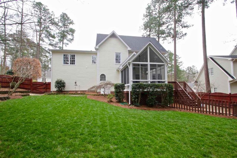 104 Flora Springs Dr, Cary, NC 27519