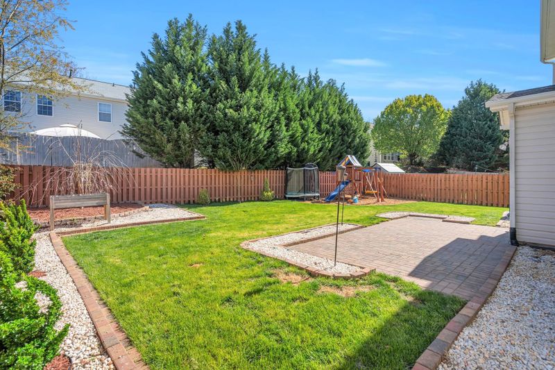 104 Folsom Dr, Holly Springs, NC 27540