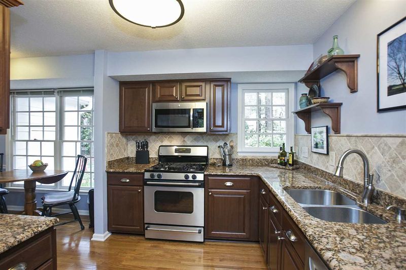 104 Fox View Pl, Cary, NC 27511