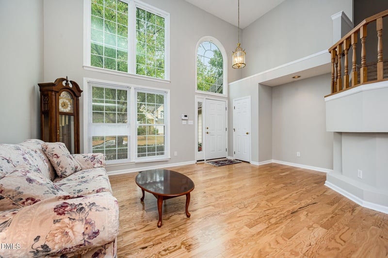 104 Foxcrest Ct, Cary, NC 27513