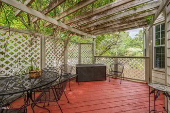 104 Foxcrest Ct, Cary, NC 27513