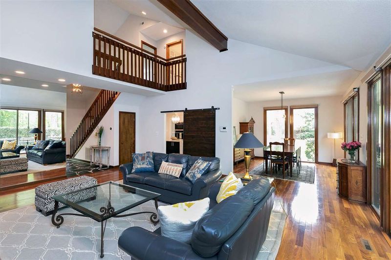 104 Foxridge Rd, Chapel Hill, NC 27514