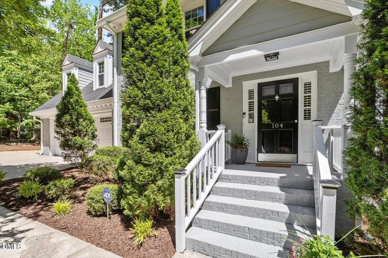 104 Frostwood Dr, Cary, NC 27518