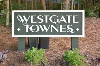 104 Gatehouse Ln, Durham, NC 27707