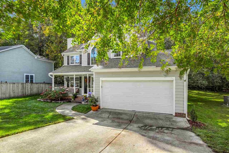 104 Gatepost Ln, Cary, NC 27513