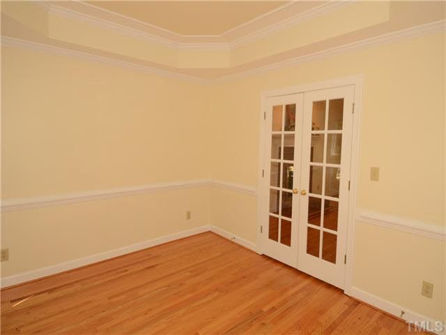 104 Glen Hearth Ct, Cary, NC 27518