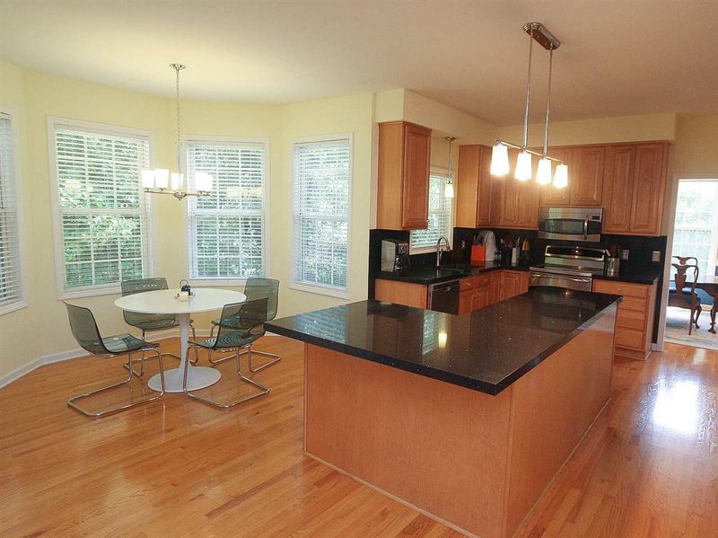 104 Glenmore Rd, Chapel Hill, NC 27516