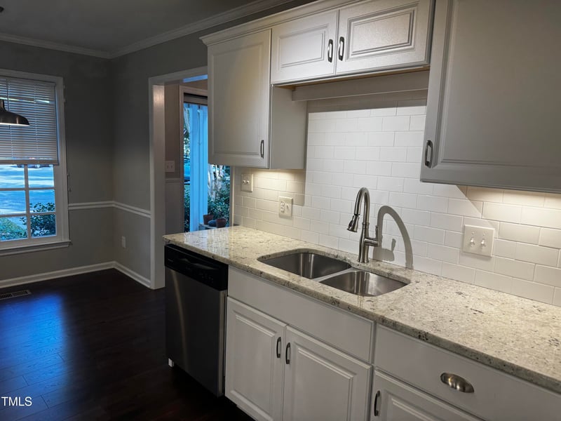 104 Greenmont Ln, Cary, NC 27511