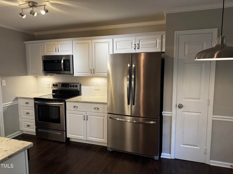 104 Greenmont Ln, Cary, NC 27511