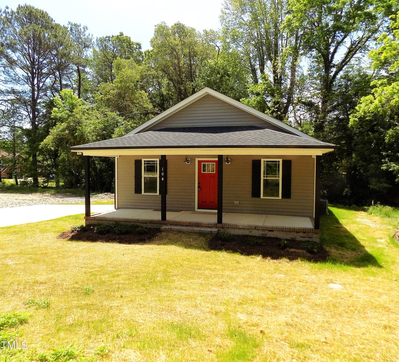 104 Halifax Rd, Louisburg, NC 27549