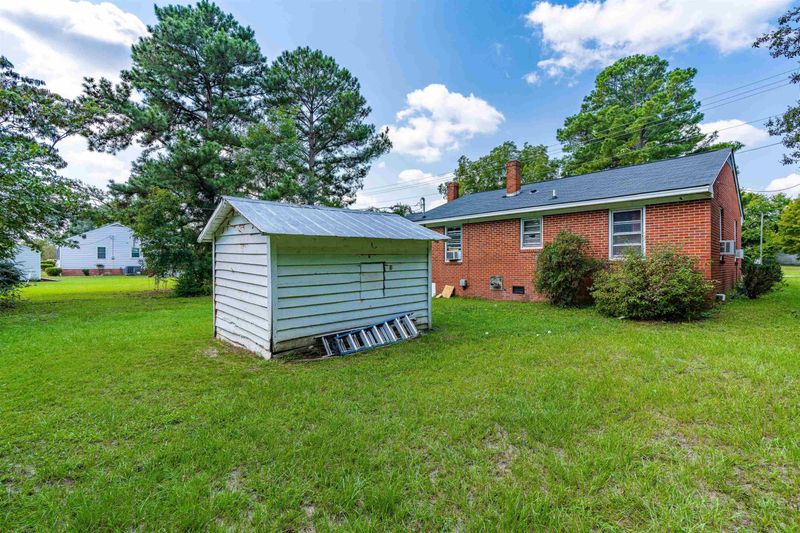 104 N Hall St, Benson, NC 27504