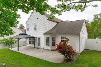 104 Harvolly Dr, Holly Springs, NC 27540
