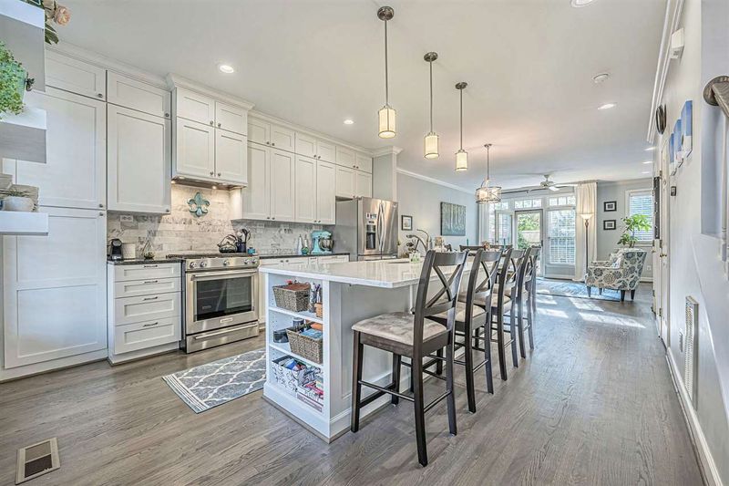 104 Hatfield Ln, Raleigh, NC 27603