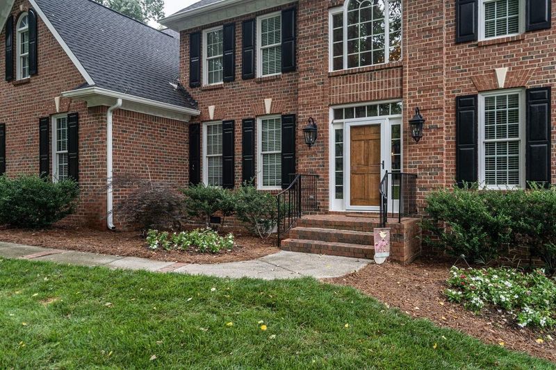 104 Headlands Ln, Cary, NC 27518