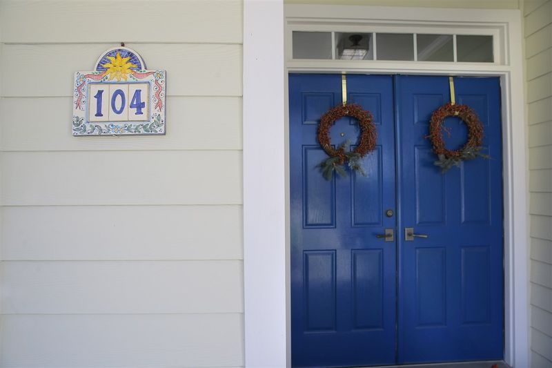 104 Hearthstone Ln, Chapel Hill, NC 27514