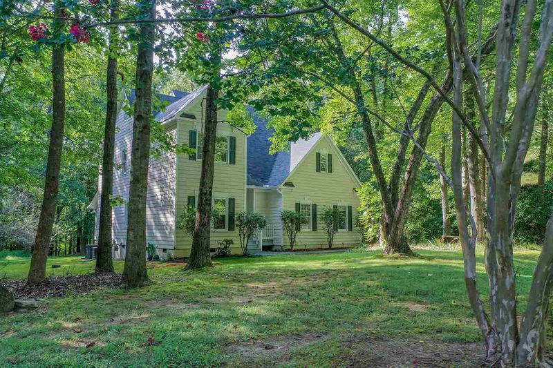 104 Highland Trl, Chapel Hill, NC 27516