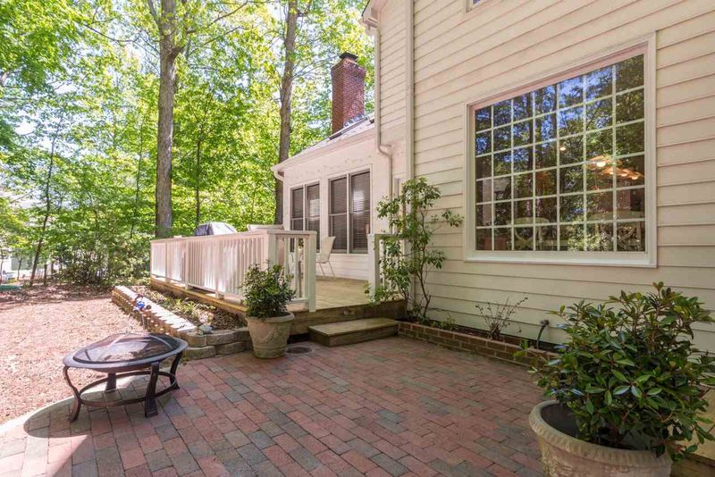 104 Highstream Pl, Chapel Hill, NC 27516