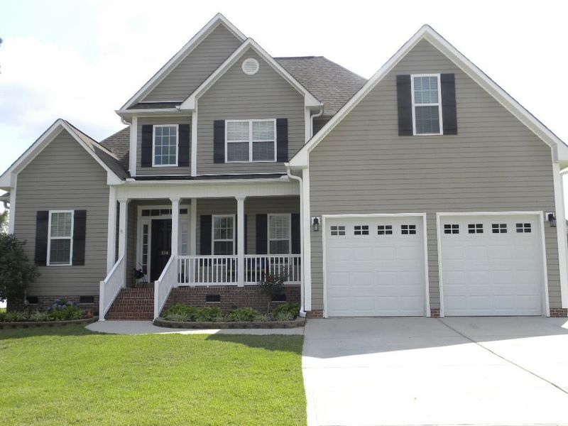 104 Hill Row Ln, Clayton, NC 27527