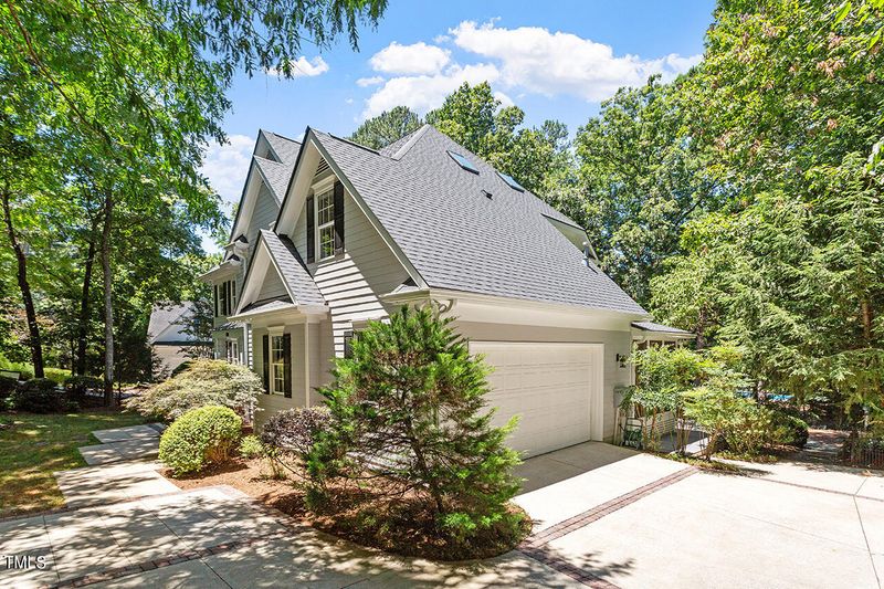 104 Ironwoods Dr, Chapel Hill, NC 27516