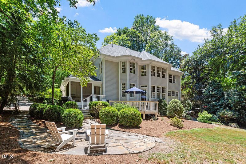 104 Ironwoods Dr, Chapel Hill, NC 27516