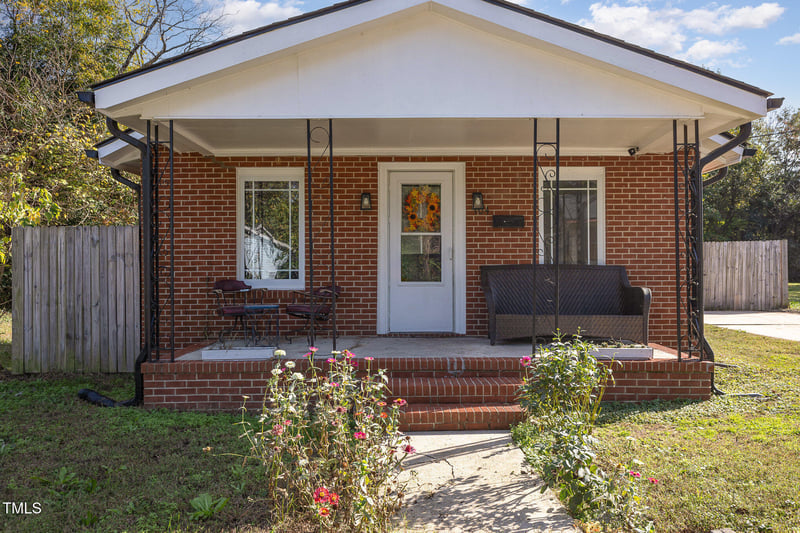 104 N Jackson St, Dunn, NC 28334