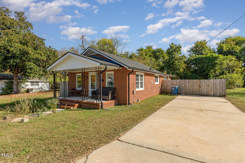 104 N Jackson St, Dunn, NC 28334